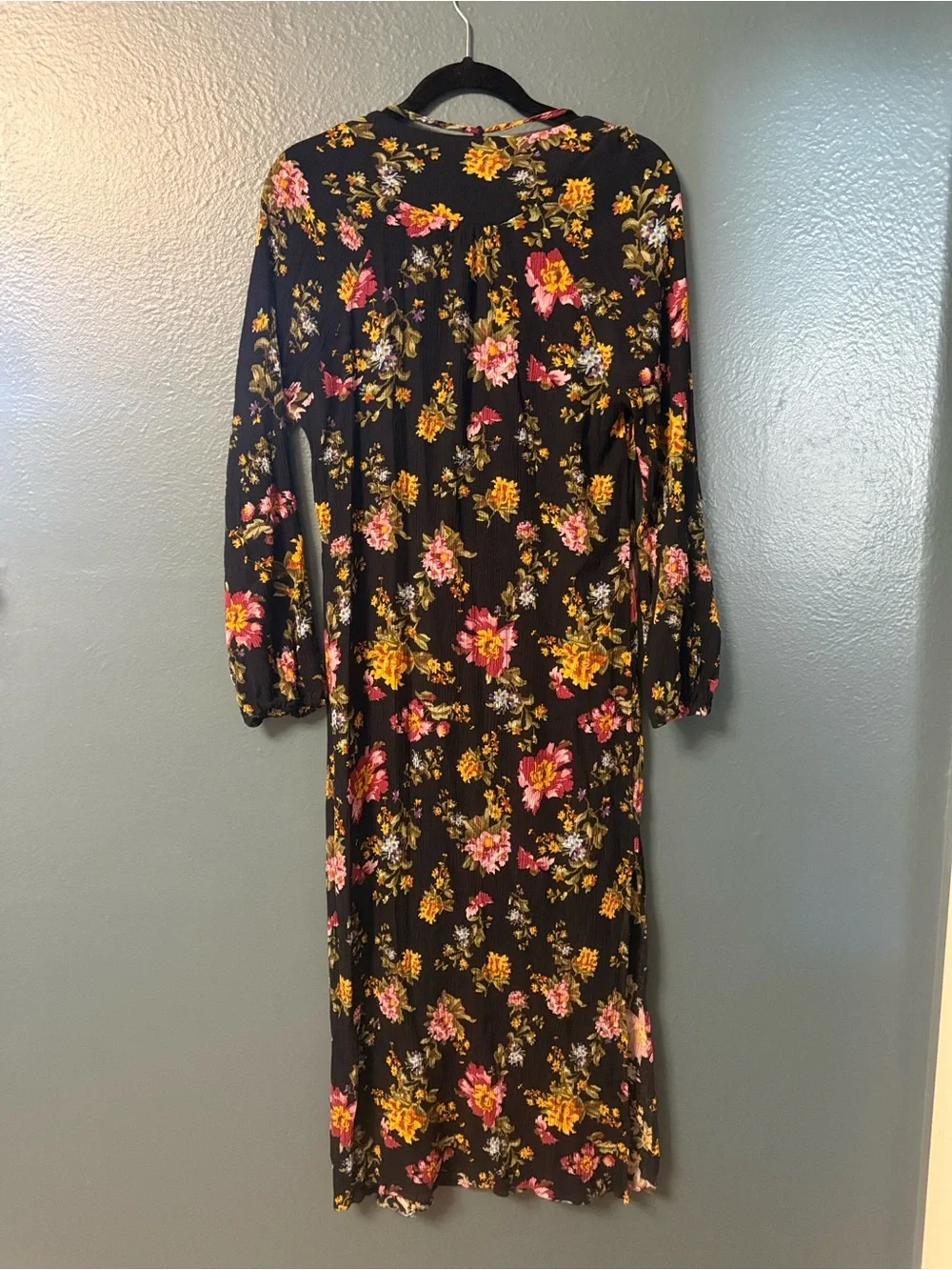 Natural Life Black Floral Rowen Side Slit Midi Dress Size Large - Picture 5 of 7